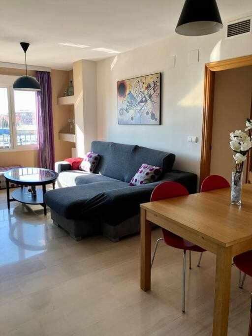 H&H Suite Train Station Apartament กรานาดา ภายนอก รูปภาพ